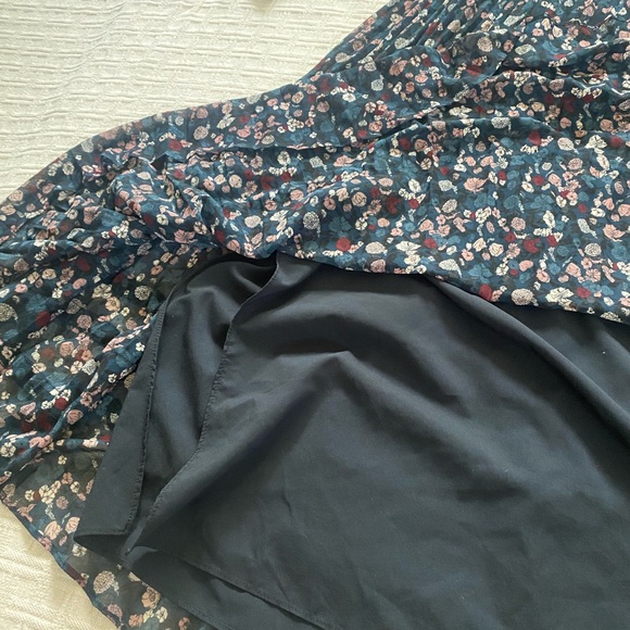 Club Monaco pleated floral dress. - Picture 6 of 12